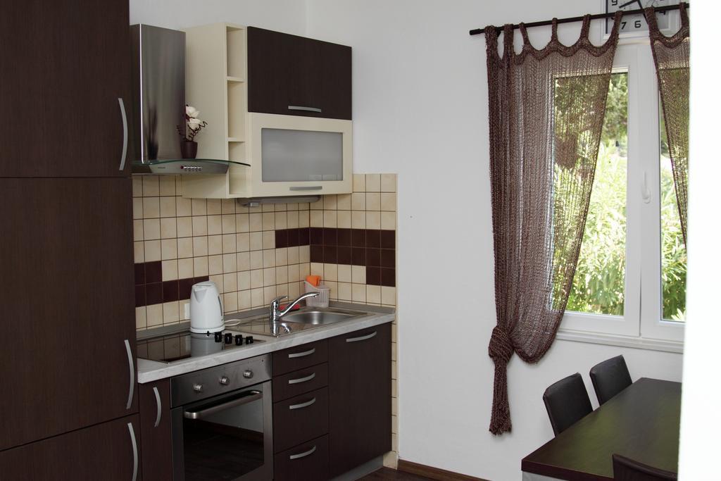 Apartments Vila Oksana Мимице Экстерьер фото
